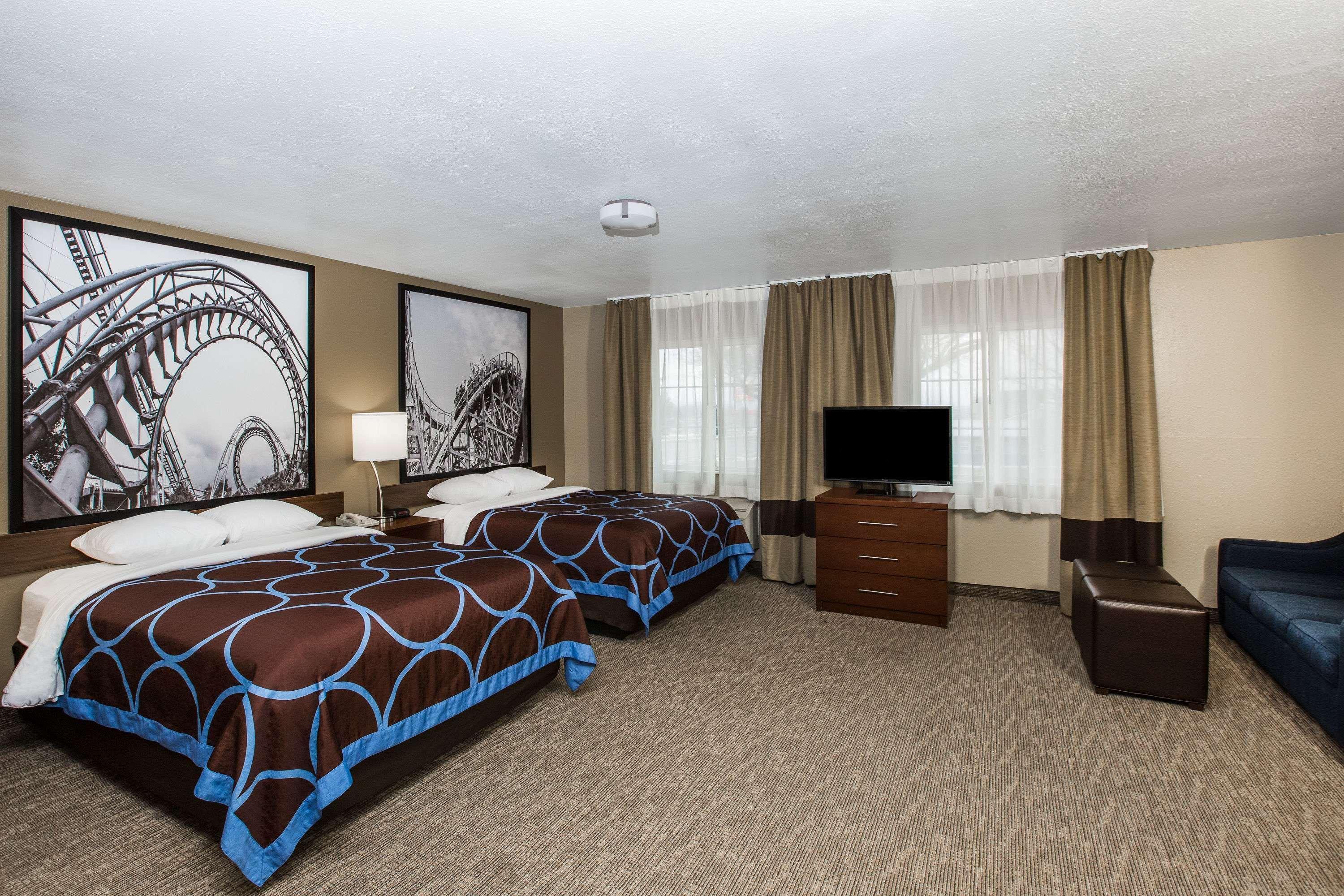 Super 8 By Wyndham Altoona Hotel Eksteriør billede