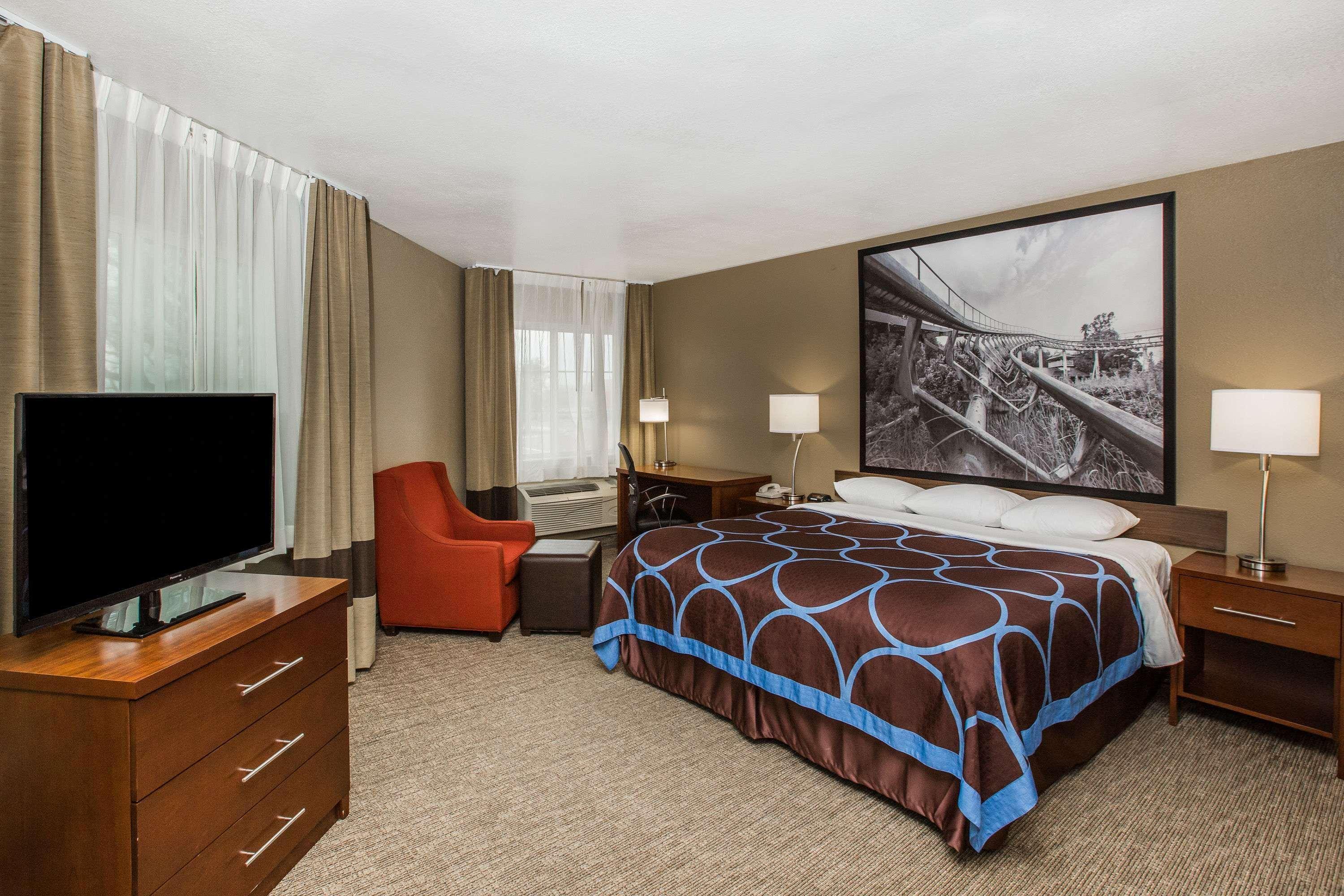 Super 8 By Wyndham Altoona Hotel Eksteriør billede