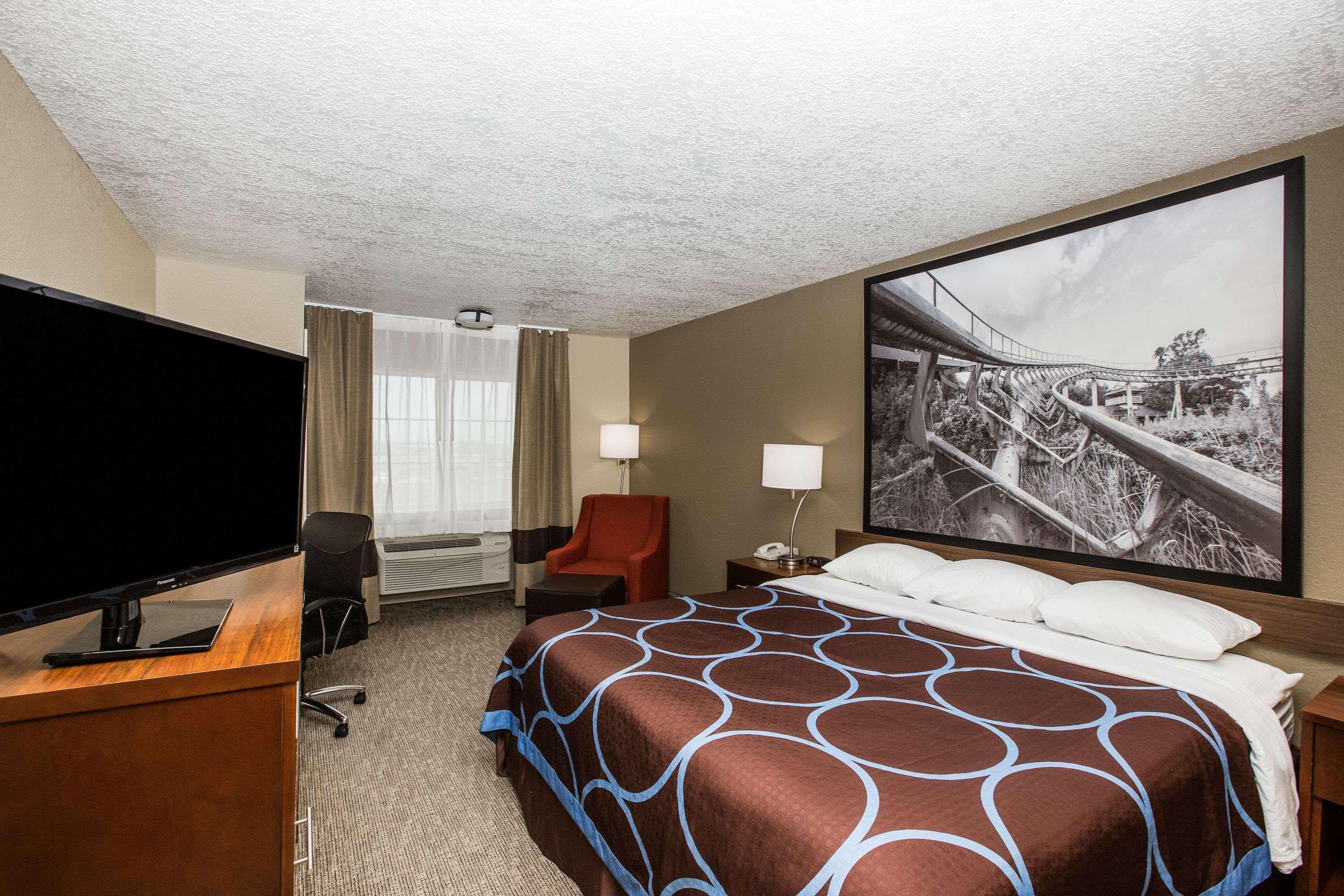 Super 8 By Wyndham Altoona Hotel Eksteriør billede