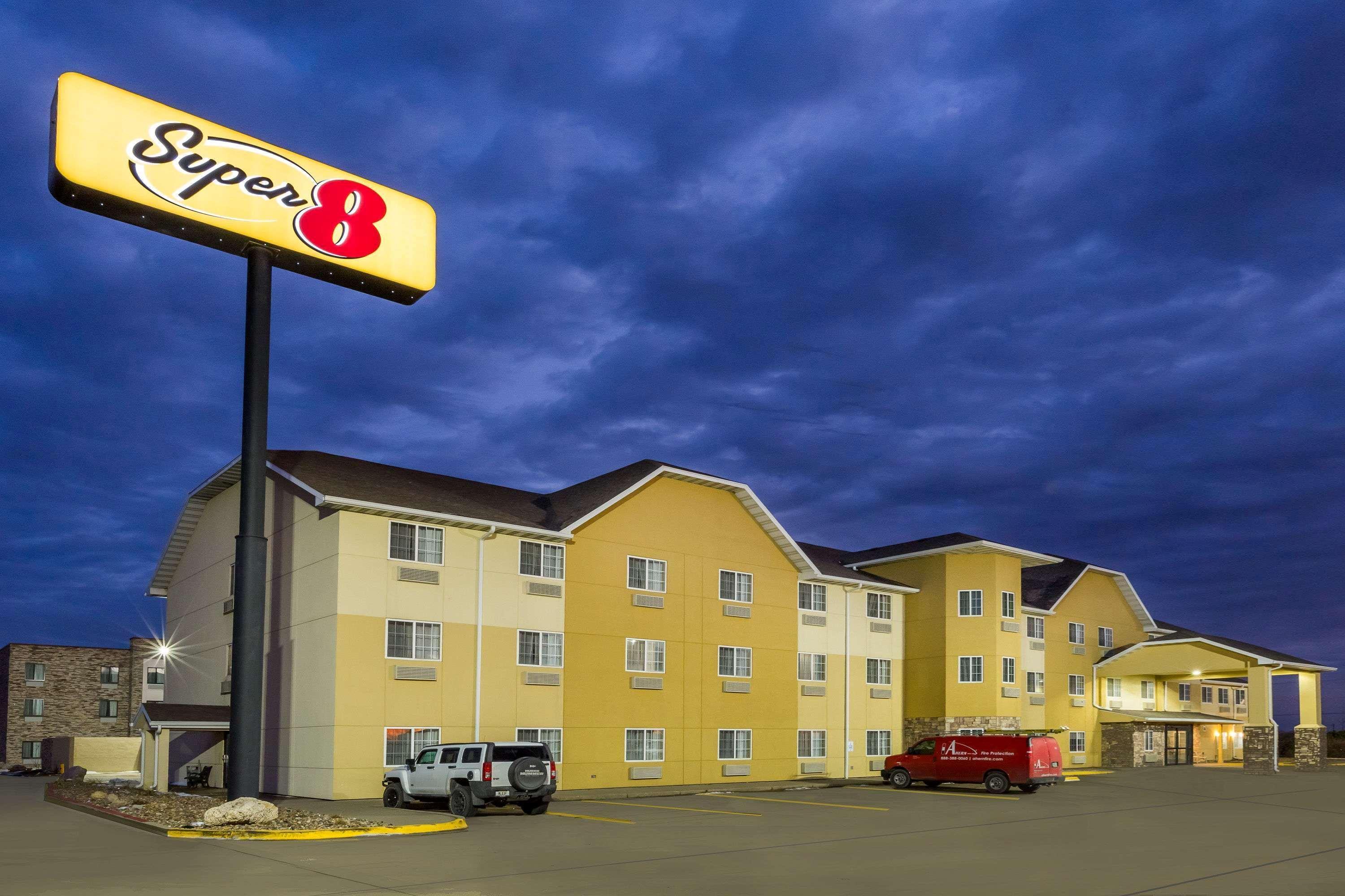 Super 8 By Wyndham Altoona Hotel Eksteriør billede